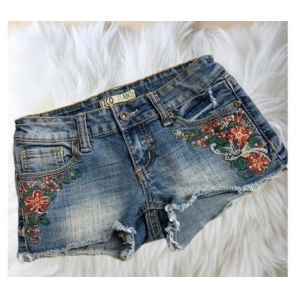 ZCO Jeans Denim Shorts Blue Floral Embroidered Boho Festival Cottagecore Size 3